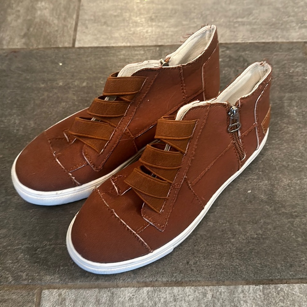 Brown sneaker